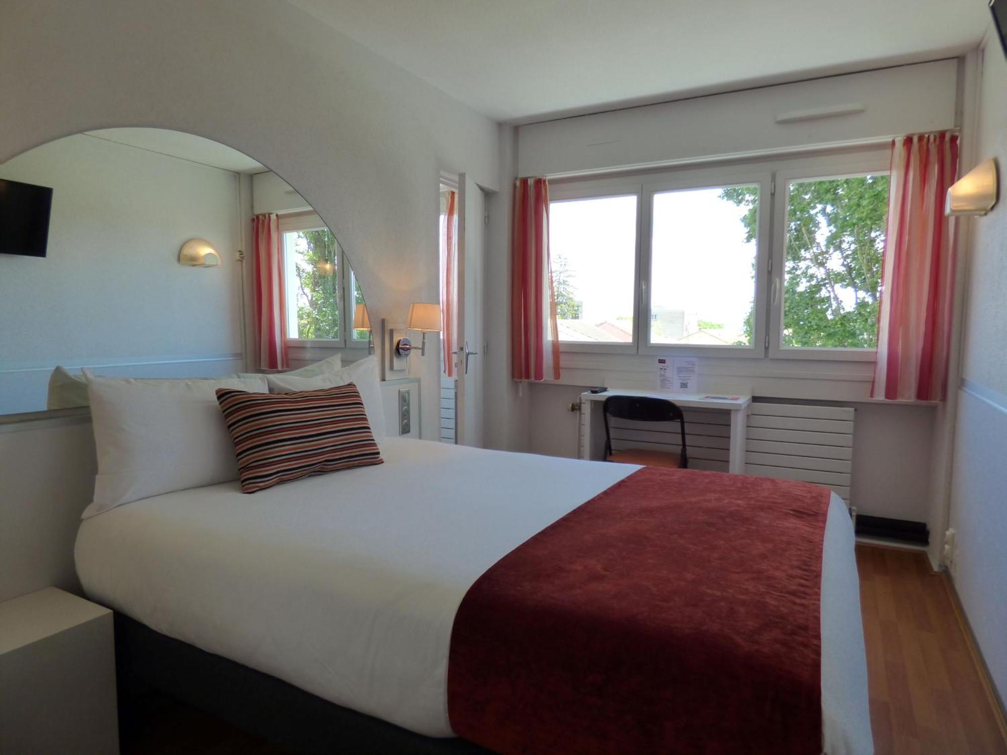 Cit'Hotel Escatel Mâcon Екстериор снимка