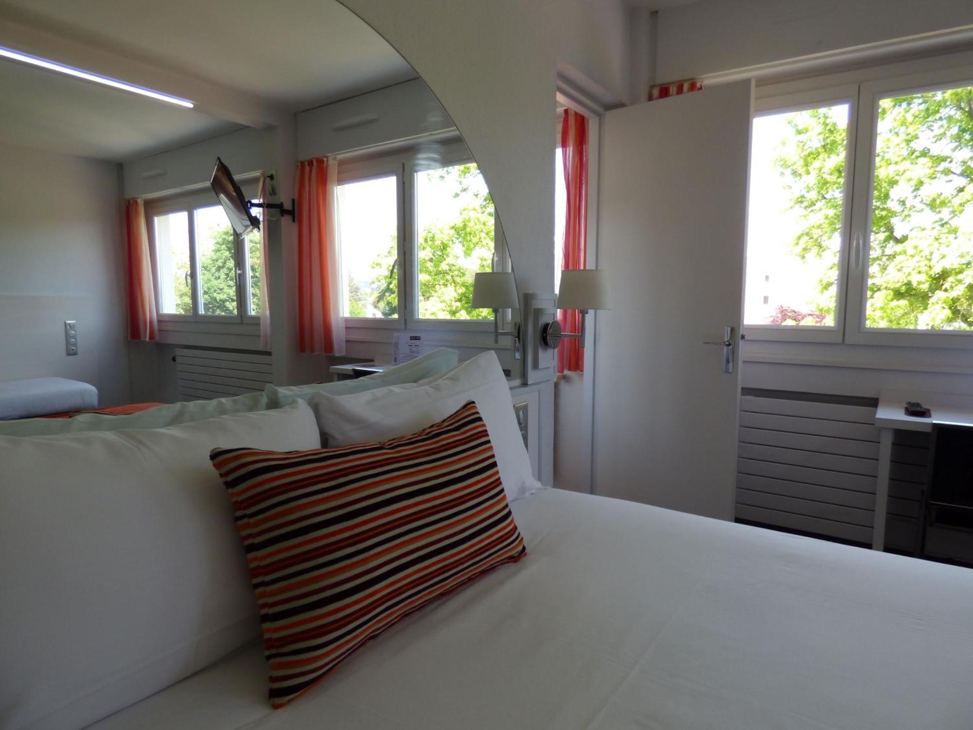 Cit'Hotel Escatel Mâcon Екстериор снимка